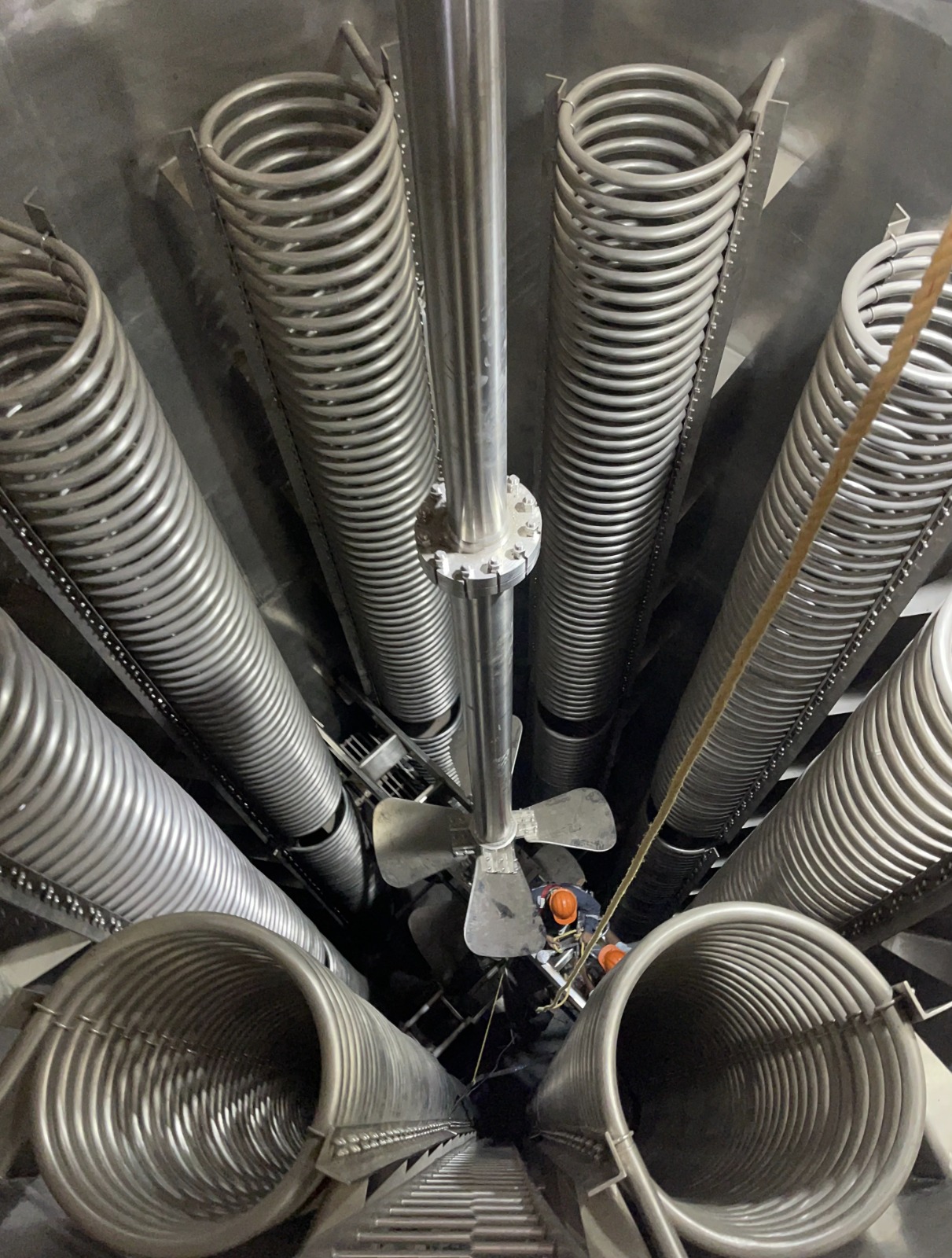 Agitator cooling coil assembly